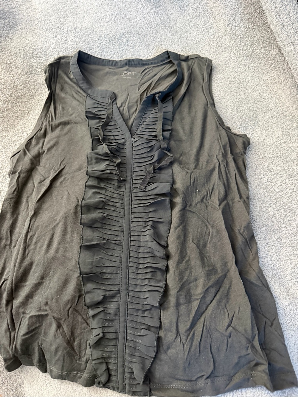 LOFT Women's Black Ruffled Sleeveless Top size L